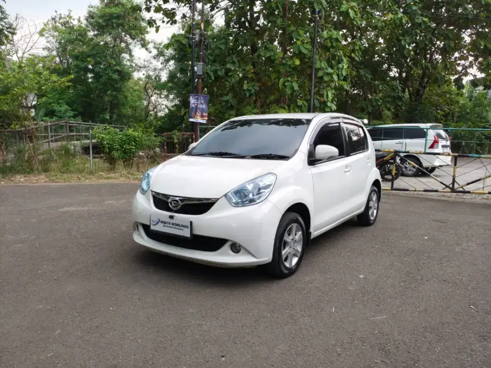 sirion 1.3 at 2012 putih