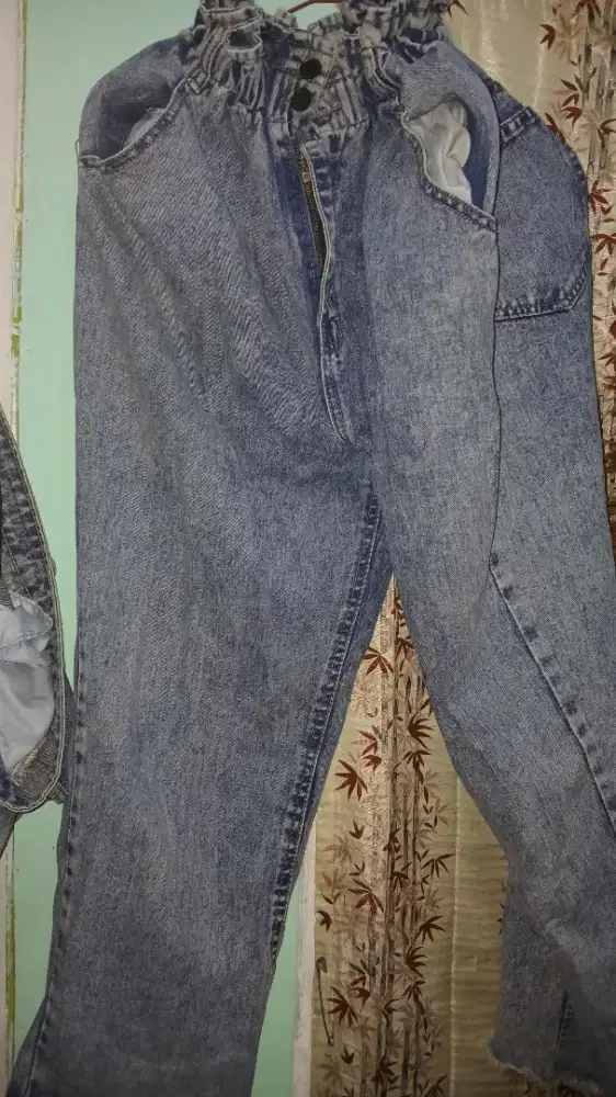 Celana jeans kerutt