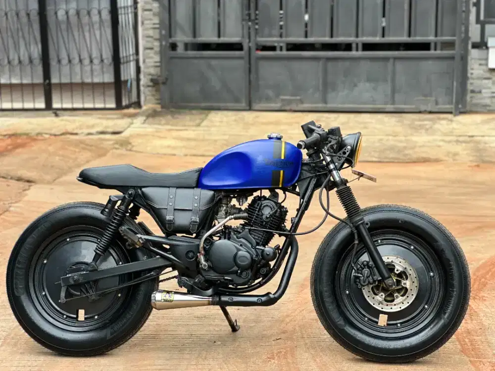 Pulsar Custom plat hidup panjang 2029