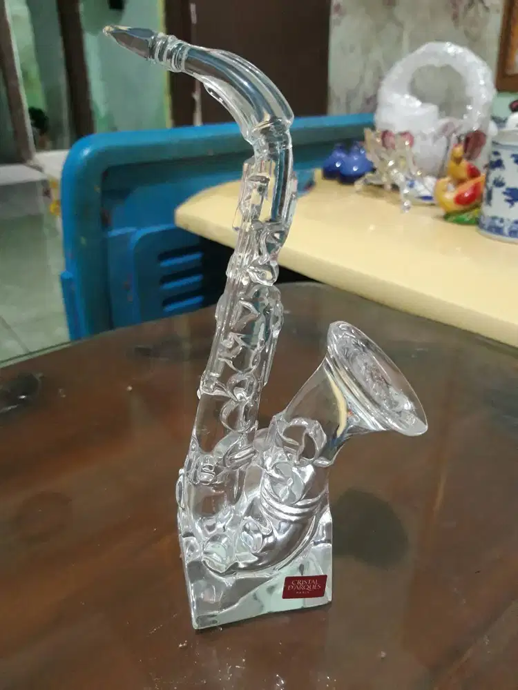 Kristal model saxophone eropa