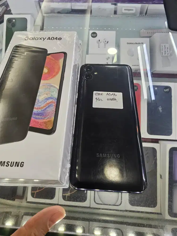 Samsung a04e 3/32GB