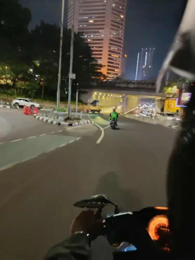 Di cari yang bisa nyanyi ngamen keliling jalanan