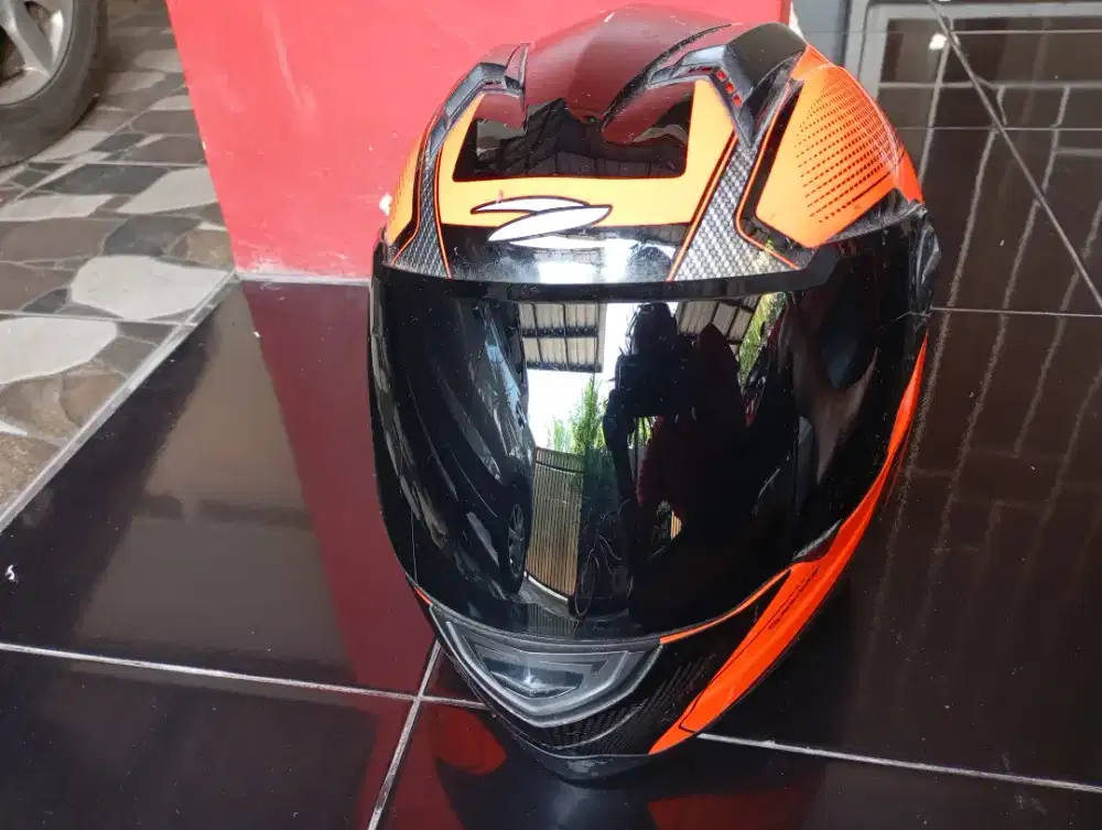 Dijual Helm Zeus