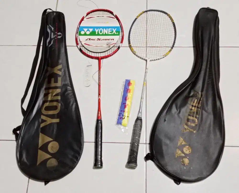 Jual 2 Raket Rp 150.000 - Yonex 1 Baru & 1 Bekas Pakai Lengkap ( TAS )