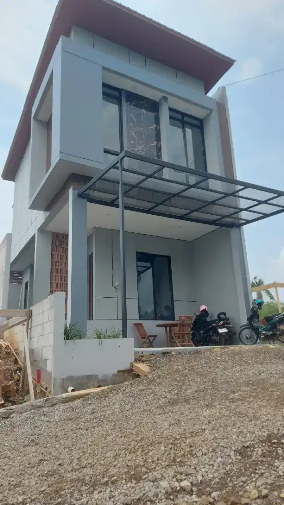Dijual Rumah Villa Dago Cikutra dekat hotel Are you & i, 2 Lantai 1Man