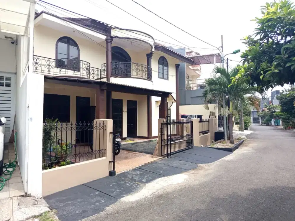 Rumah Fresh Baru Renovasi di Billymoon Pondok Kelapa