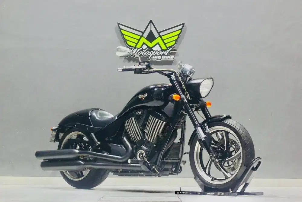 Victory hammer 1750 like new street Glide sportster883 48