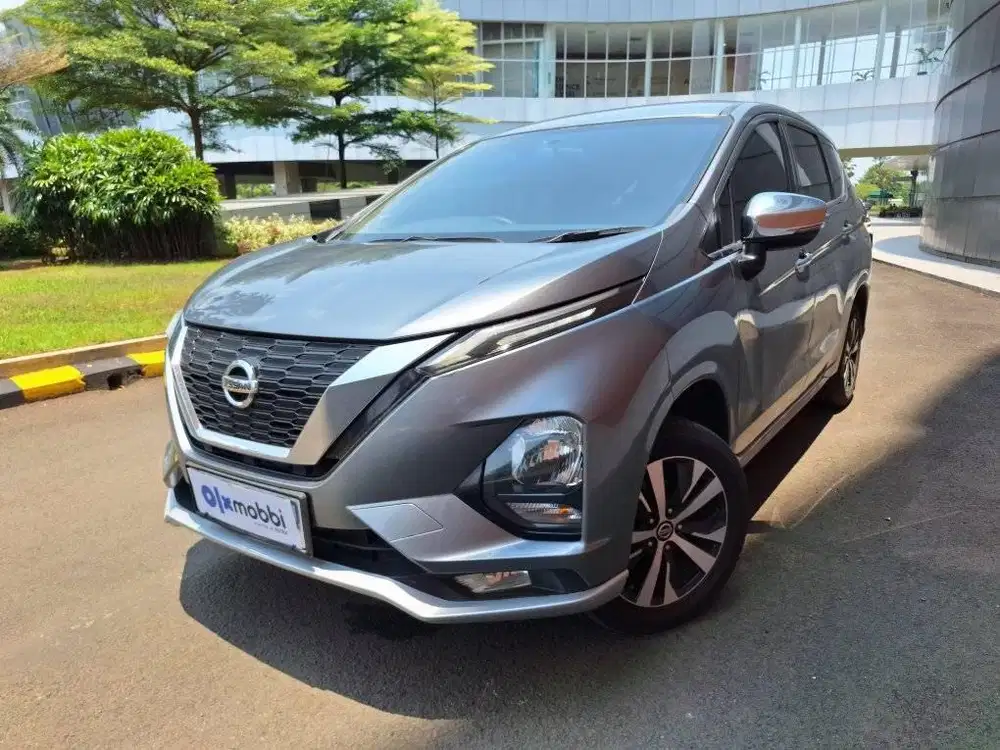 Pajak Panjang -  Nissan Livina 1.5 VL Bensin AT 2019 Abu-Abu CQ
