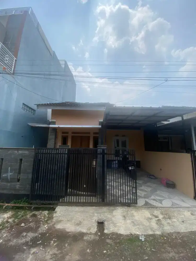 di sewakan rumah type 45/90 di komplek permata kopo 2 sukamenak