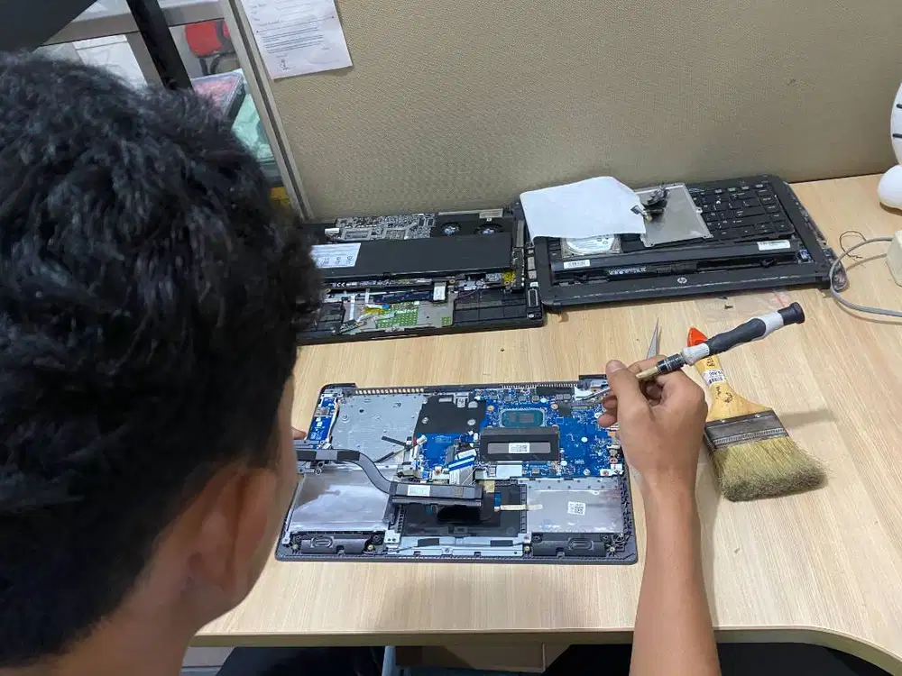JASA SERVICE LAPTOP