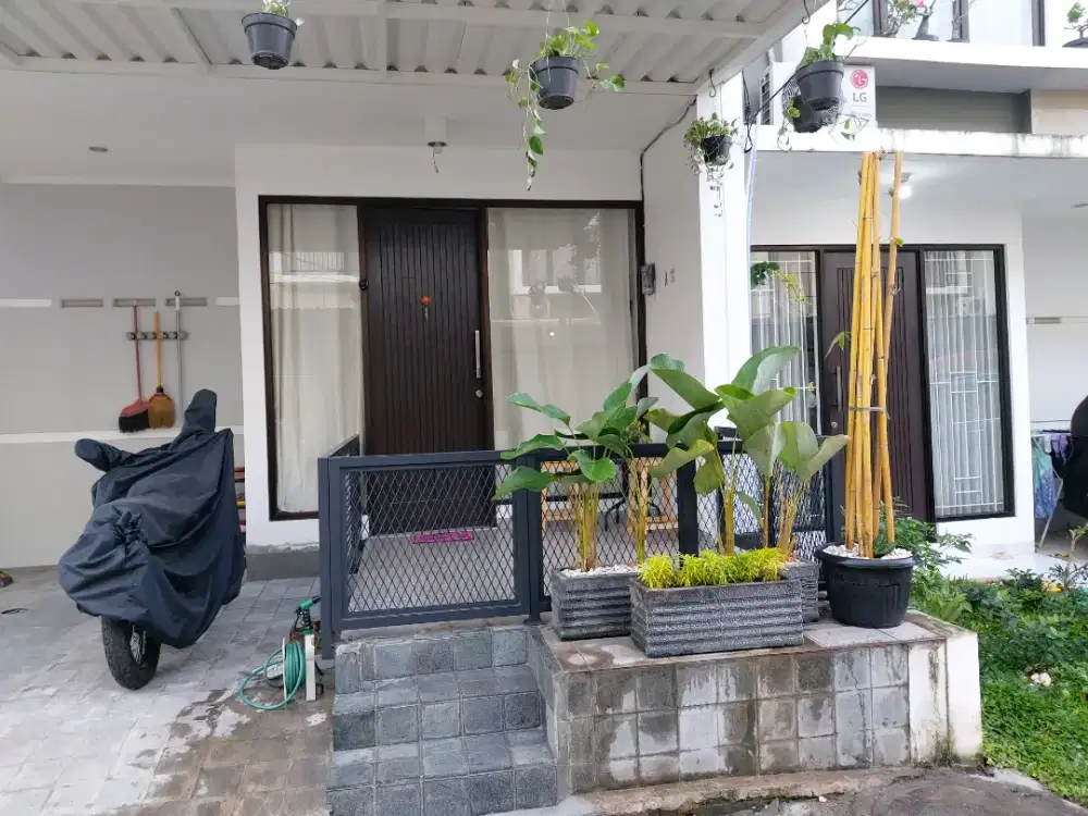 DIJUAL RUMAH DIBAWAH PASARAN 2 LANTAI DI BINTARO