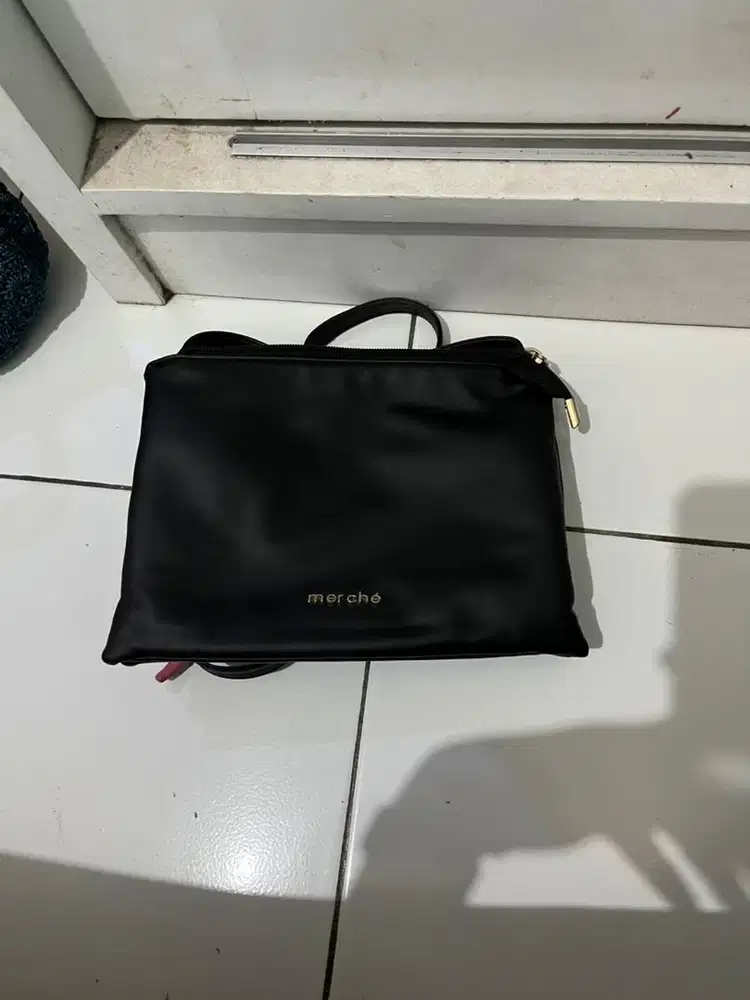 Preloved Tas Merche Sling Bag