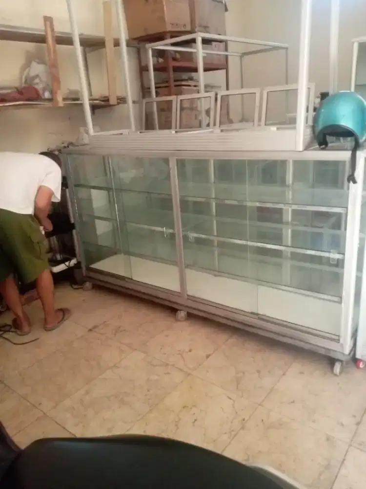 ETALASE BEKAS 2 METER