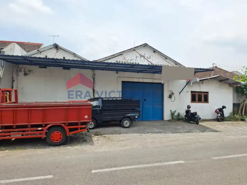 Gudang Siap Pakai di Kawasan Industri Lengkap dengan Kantor & Parkir Luas!