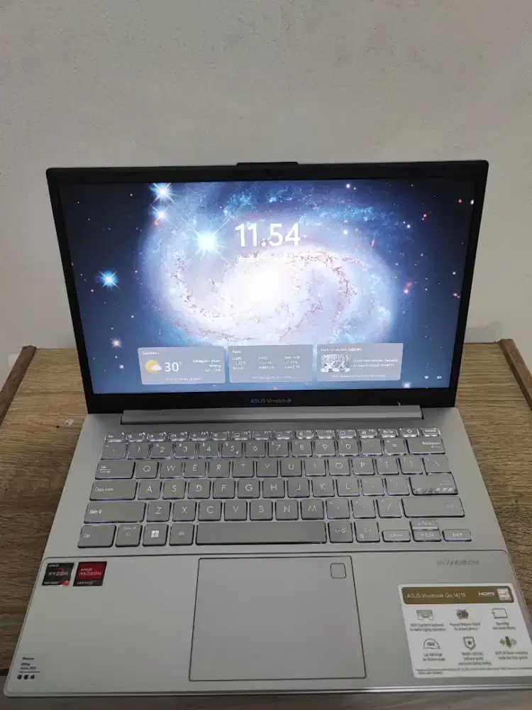 Asus vivobook GO14 AMD Ryzen 3 ram 8/512