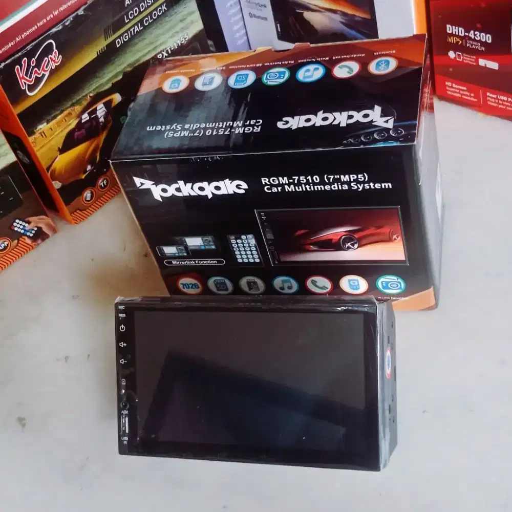 Double din head unit Deckless 7 inchi mobil