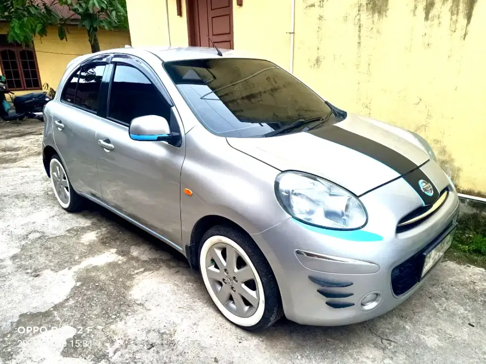 Nissan march 2012