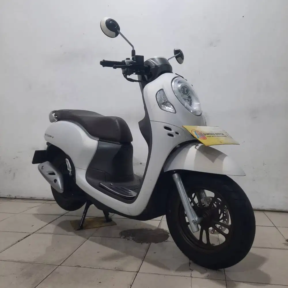 HONDA SCOOPY KEYLESS TAHUN 2024 SIAP PAKAI, MESIN HALUS, BODI MULUS