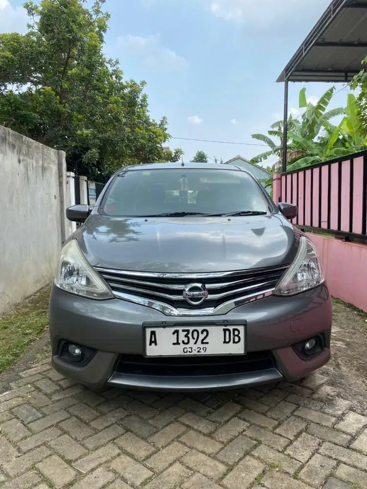 Jual Mobil Grand Livina 1.5XV Tahun 2013 Tangan Pertama km Rendah