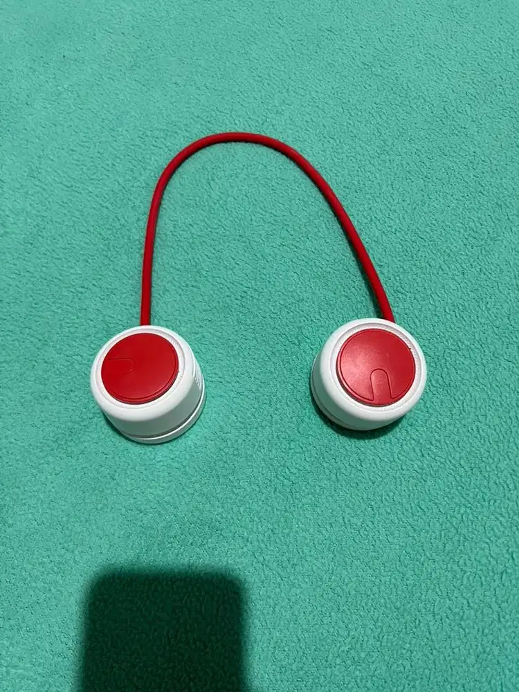 Kipas angin kalung di leher