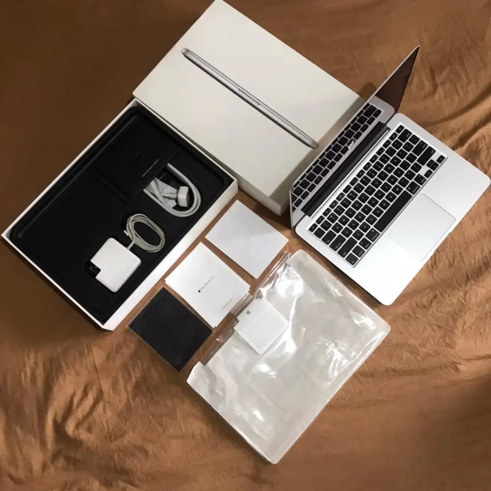 Macbook Pro Retina 13” ibox 512GB Fullset + Invoice Lengkap