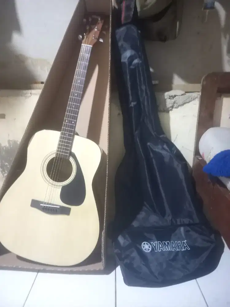 Dijual gitar yamaha F-310