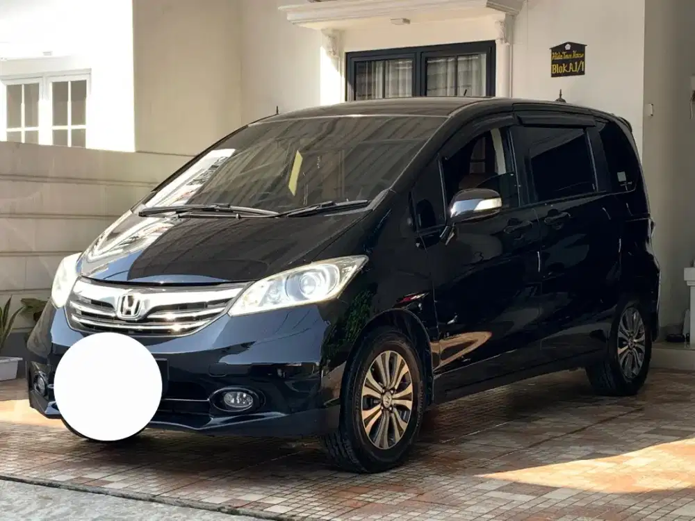 Jual mobil kesayangan FREED 2013 PSD hitam