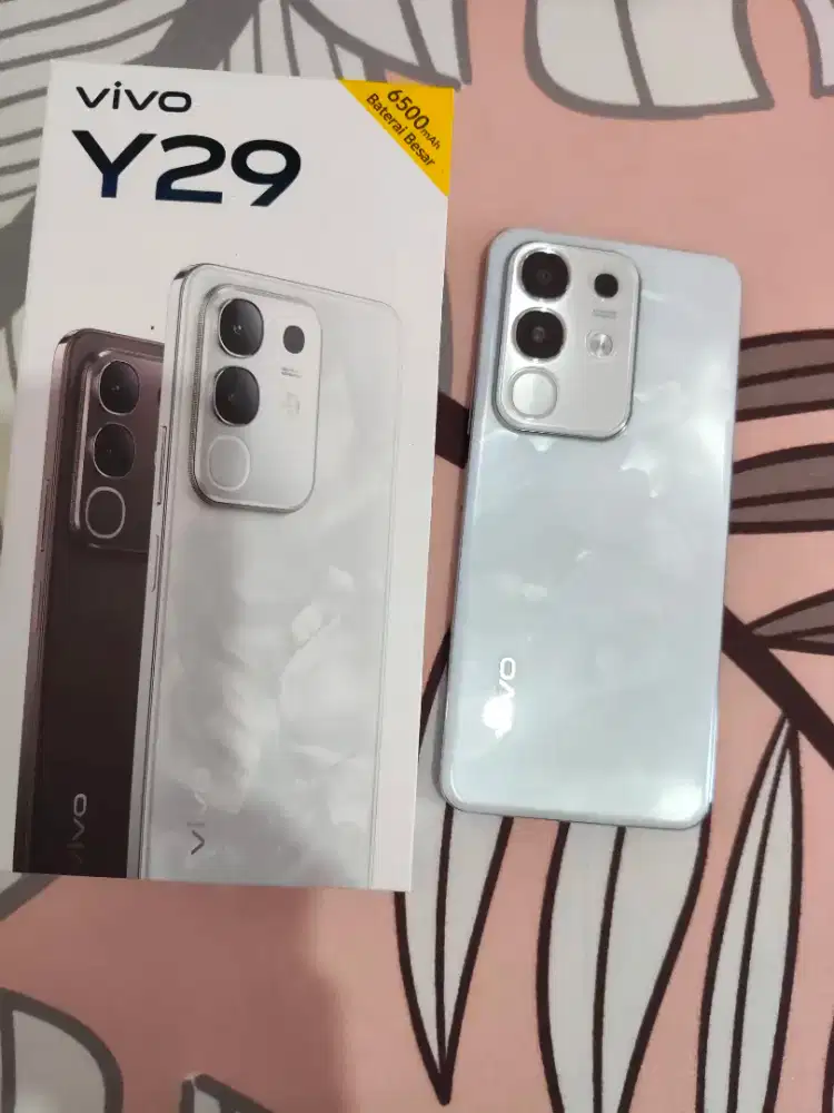 Dijual HP Vivo Y29 6/128 Bekas Pakai Cwe Fullset Mulus
