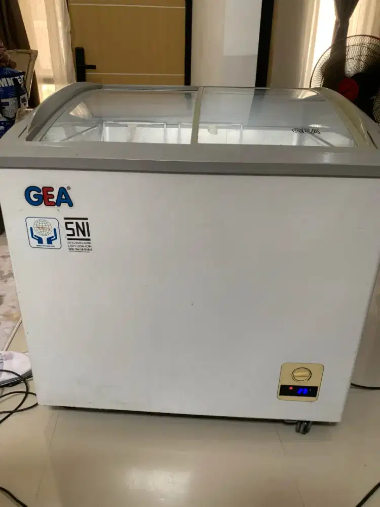 Freezer Box Gea 213 Liter Sliding Curve Door