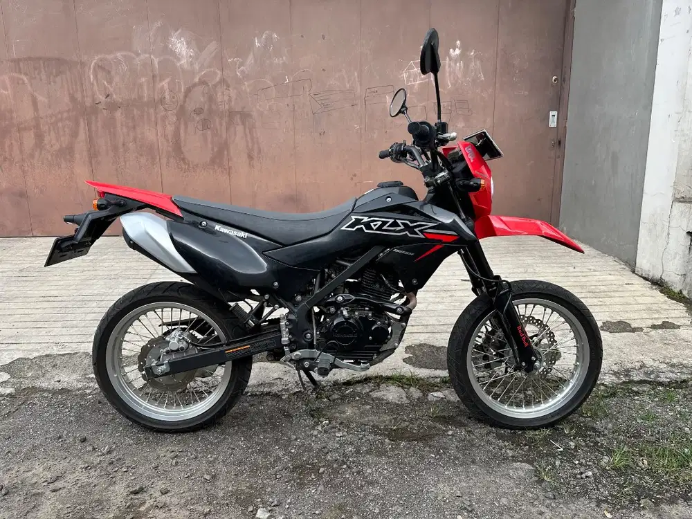 KLX 2023 kM 800 perak! Tdk jd pakai kawasaki trail BF Supermoto crf wr