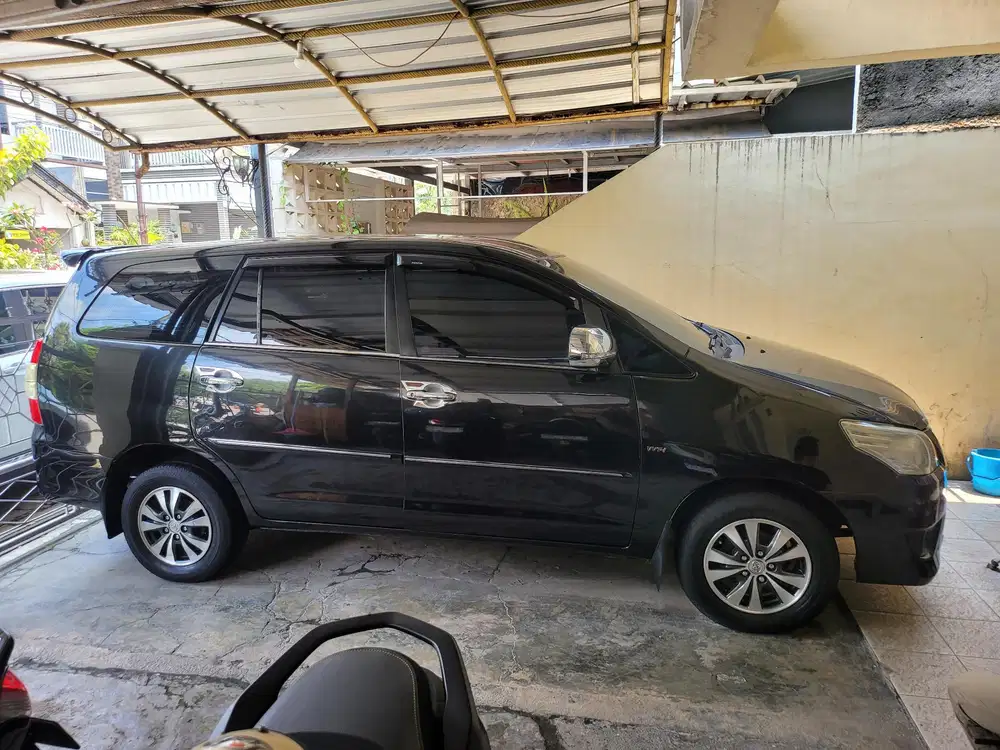 Toyota Kijang Innova 2005 Bensin
