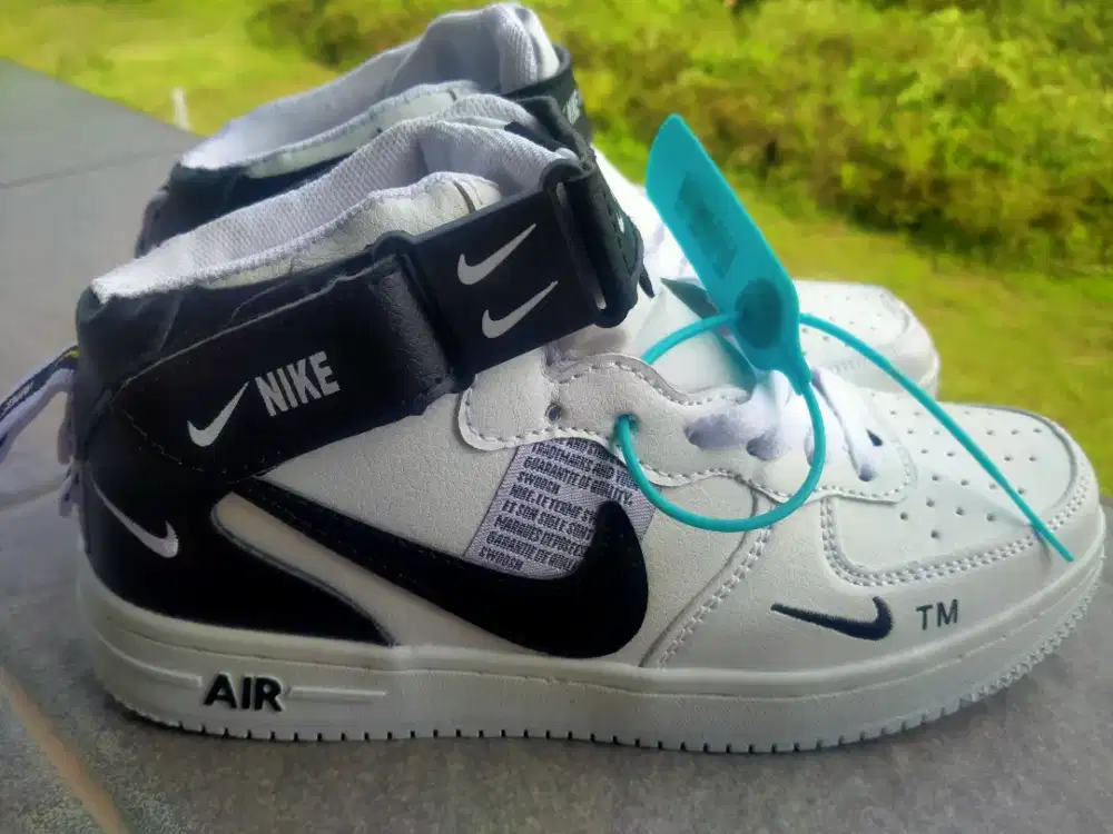 Nike Air Force 1 Utility Mid sz 38
