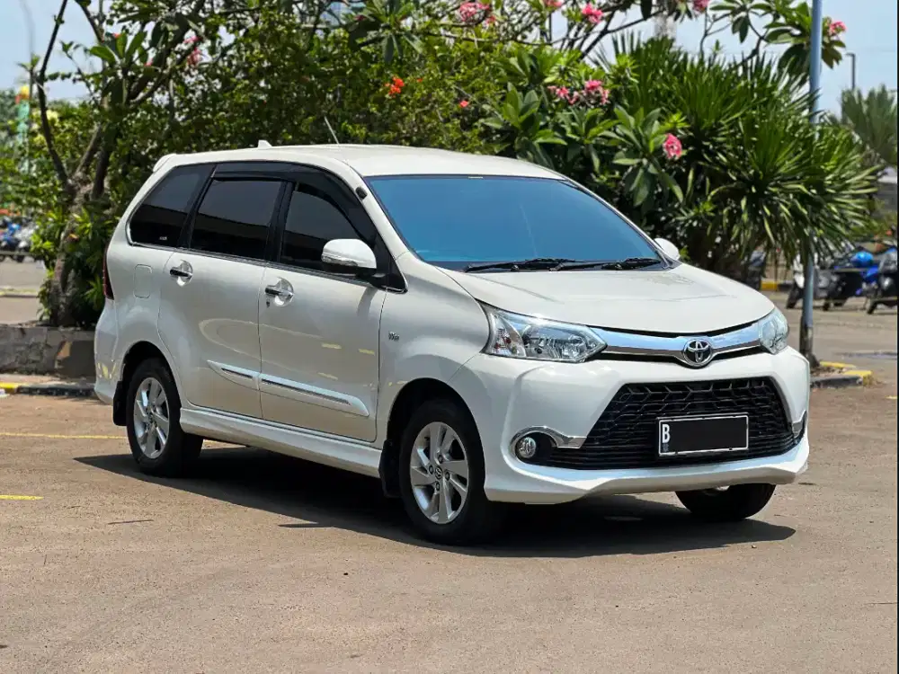 Dp minim avanza veloz 2016 matic 1.3 AT grand new toyota putih bs TT