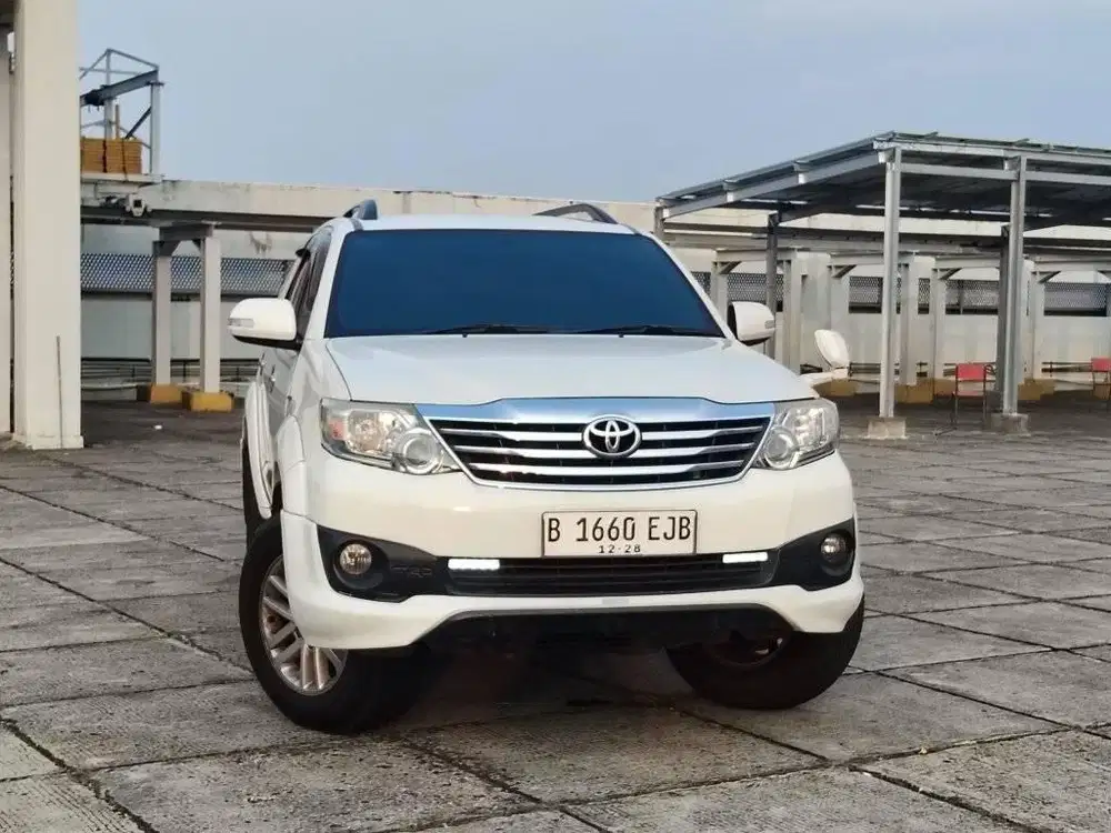 TOYOTA FORTUNER V BENSIN 4X4 AT MATIC AUTOMATIC 2013 PUTIH SIAP PAKAI