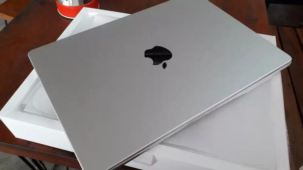 Macbook Pro M1 2021 Ram 16/512 Minus mati