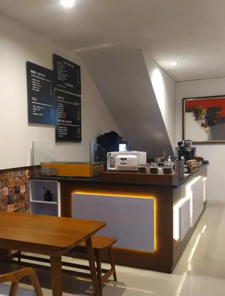 Di butuhkan kasir  cewe untuk cafe dan resto