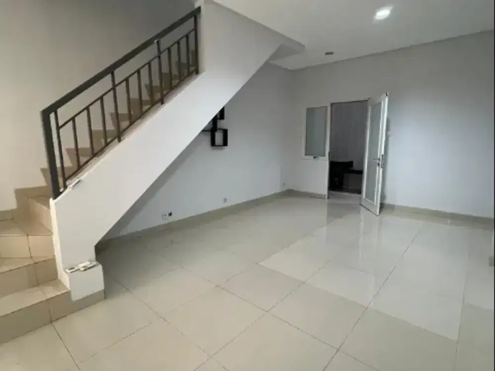 Rumah Layar Permai Pantai Indah Kapuk Ukuran 4x12 Sudah Ada AC