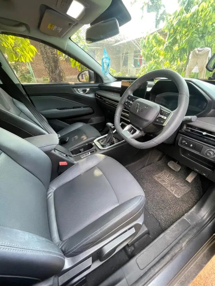 Wuling alvez type EX tertinggi Sunroof 2023