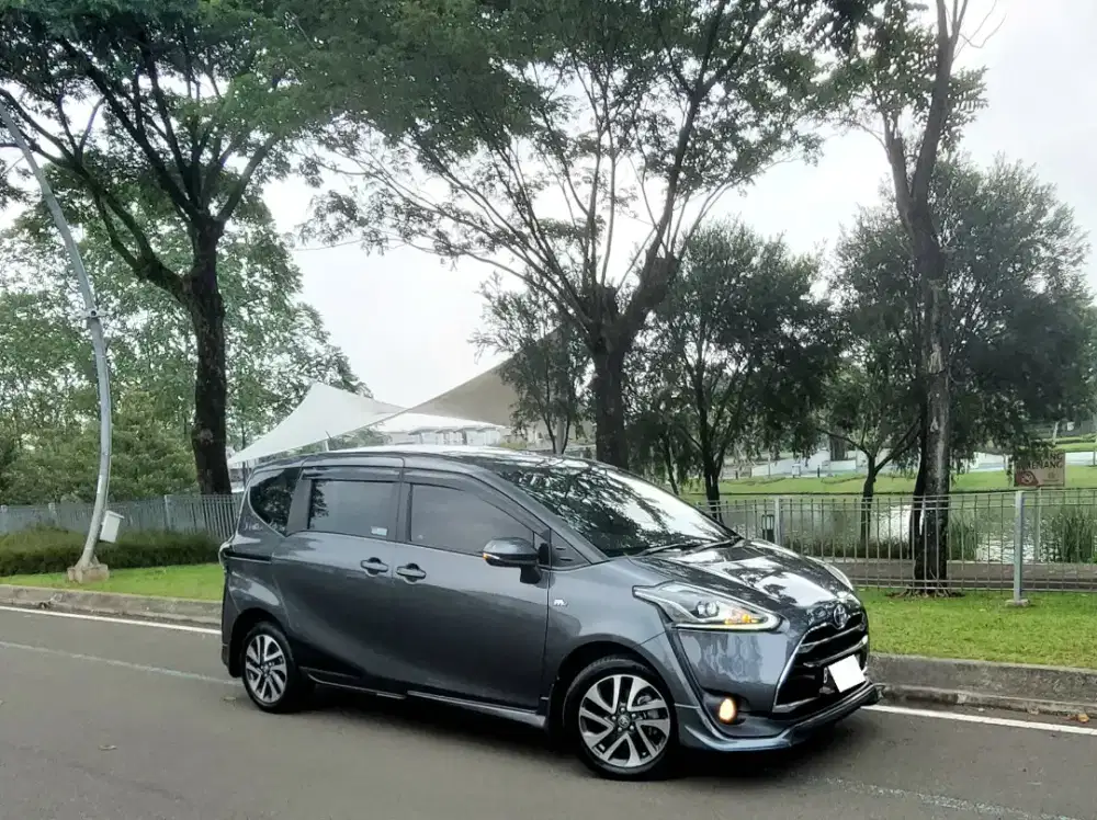 Toyota SIENTA Q th 2017.