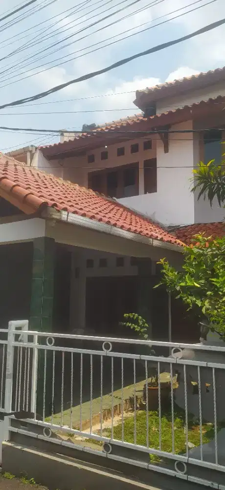 DIJUAL Rumah second 2 lantai