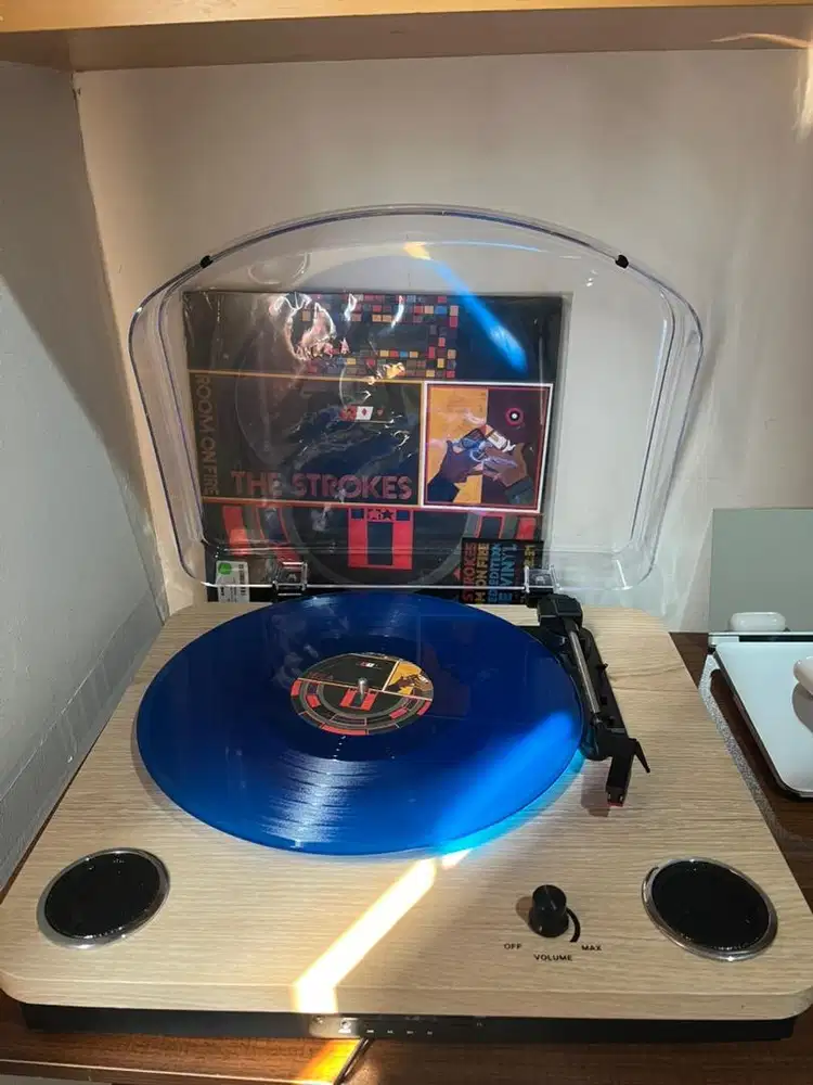 Turntable (Desktop Record Player)