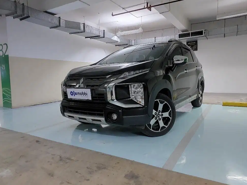 Mitsubishi Xpander  1.5 Cross Bensin-AT 2021 Hitam