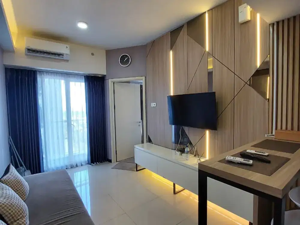 Amor 2 BR Full Furnish Bagus  Lantai 20 View Pool Dan Suramadu, City