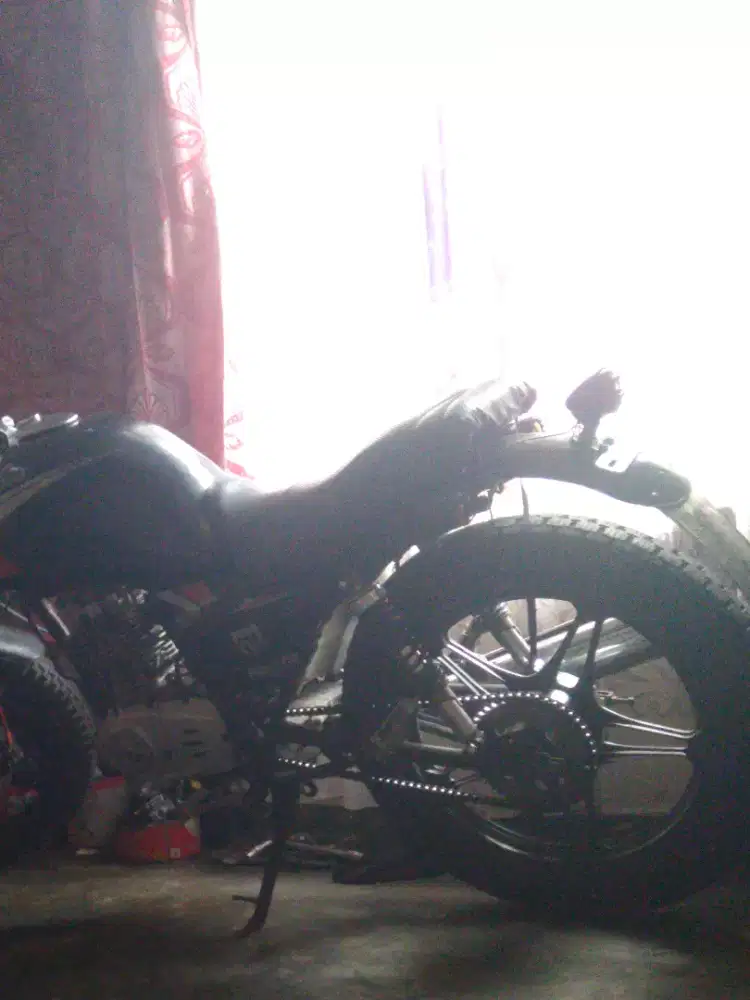 Thunder 125 Suzuki