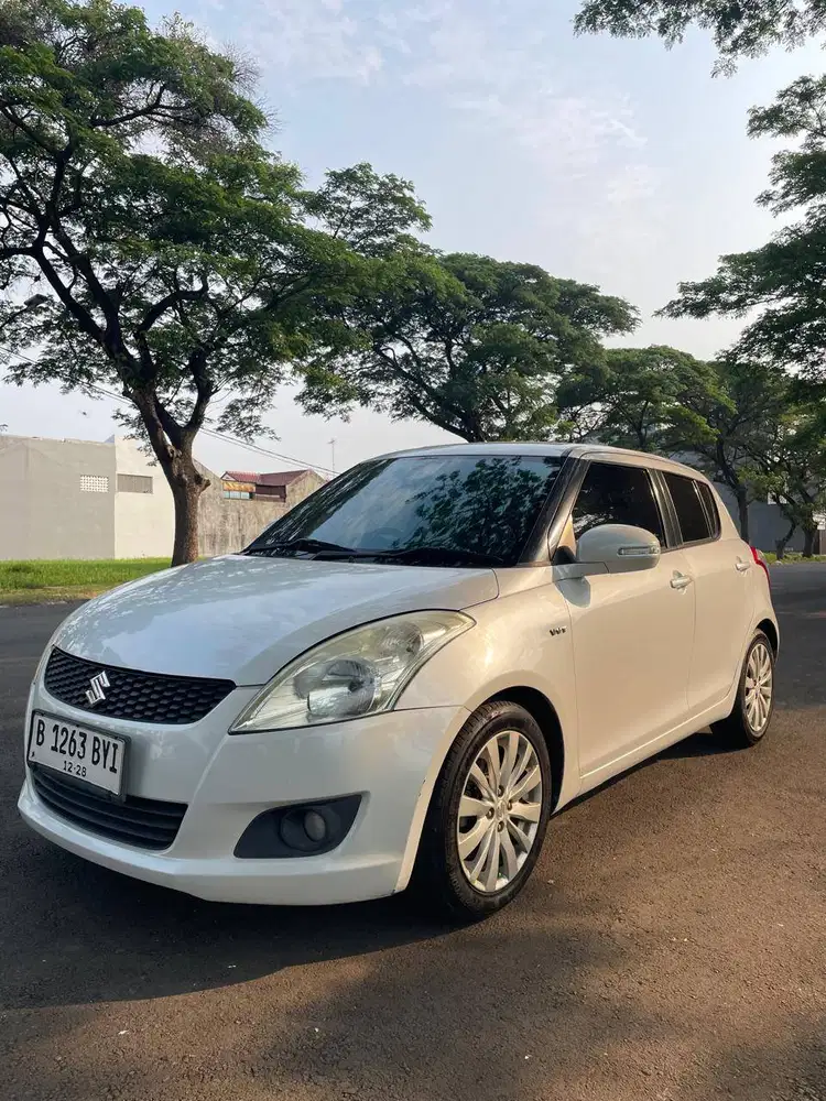 Suzuki Swift GX 2013 MT (Kondisi Masih Sangat Mulus)