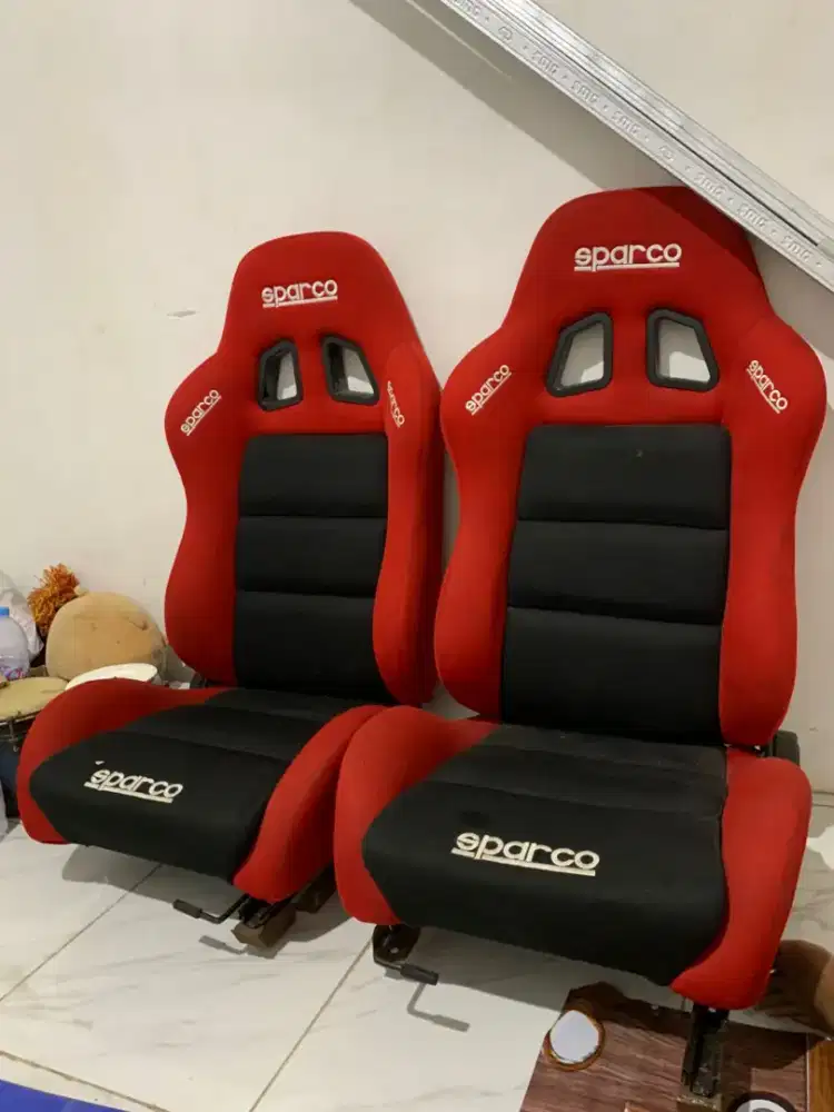 Jok mobil merk sparco