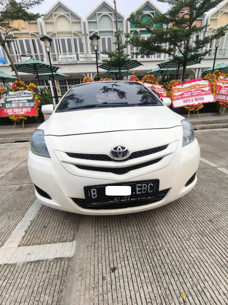 VIOS LIMO 1,5 MT PUTIH, MOBIL IRIT & GAK REWEL