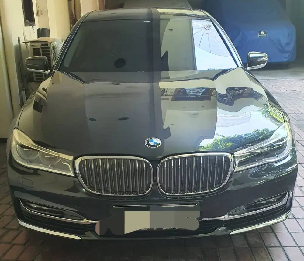 BMW 740LI G12 CKD AT