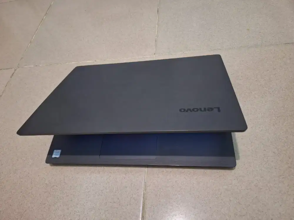 Bismillah dijual laptop Lenovo core i3 gen 6