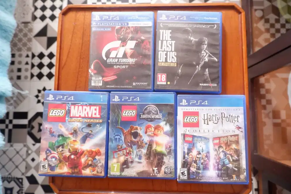Dijual kaset kaset ps4 mulus lengkap kalau mau nanya / nego tinggal PM
